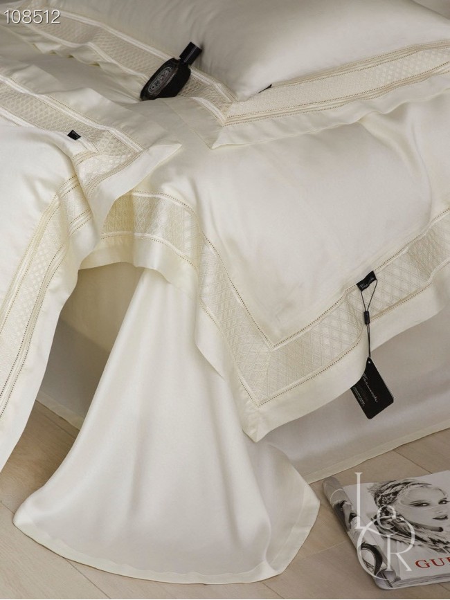 Элитное постельное белье из ткани Tencel «Молочная», комплект с вышитыми кантами