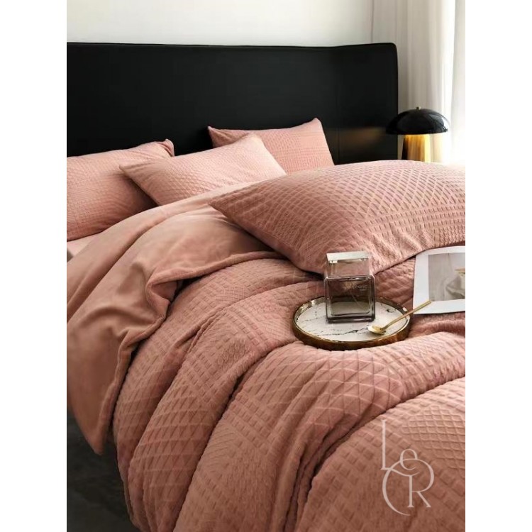 Комплект з велюру Пильно-рожевий з тонким орнаментом у візантійському стилі - Код товару 104350
